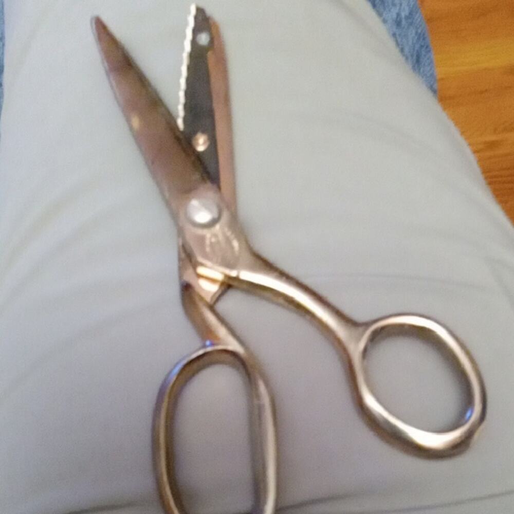 Vintage Richards Gold Pinking Shears